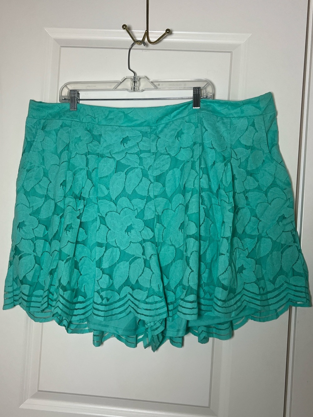 Torrid Teal Floral Lace A-Line Women's Shorts Size 4 - Picture 5 of 5